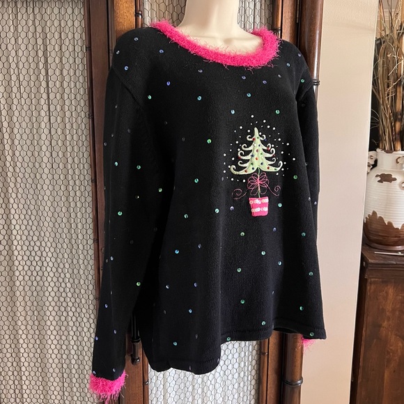 Mandal Bay Vintage Christmas Sweater - Picture 3 of 5